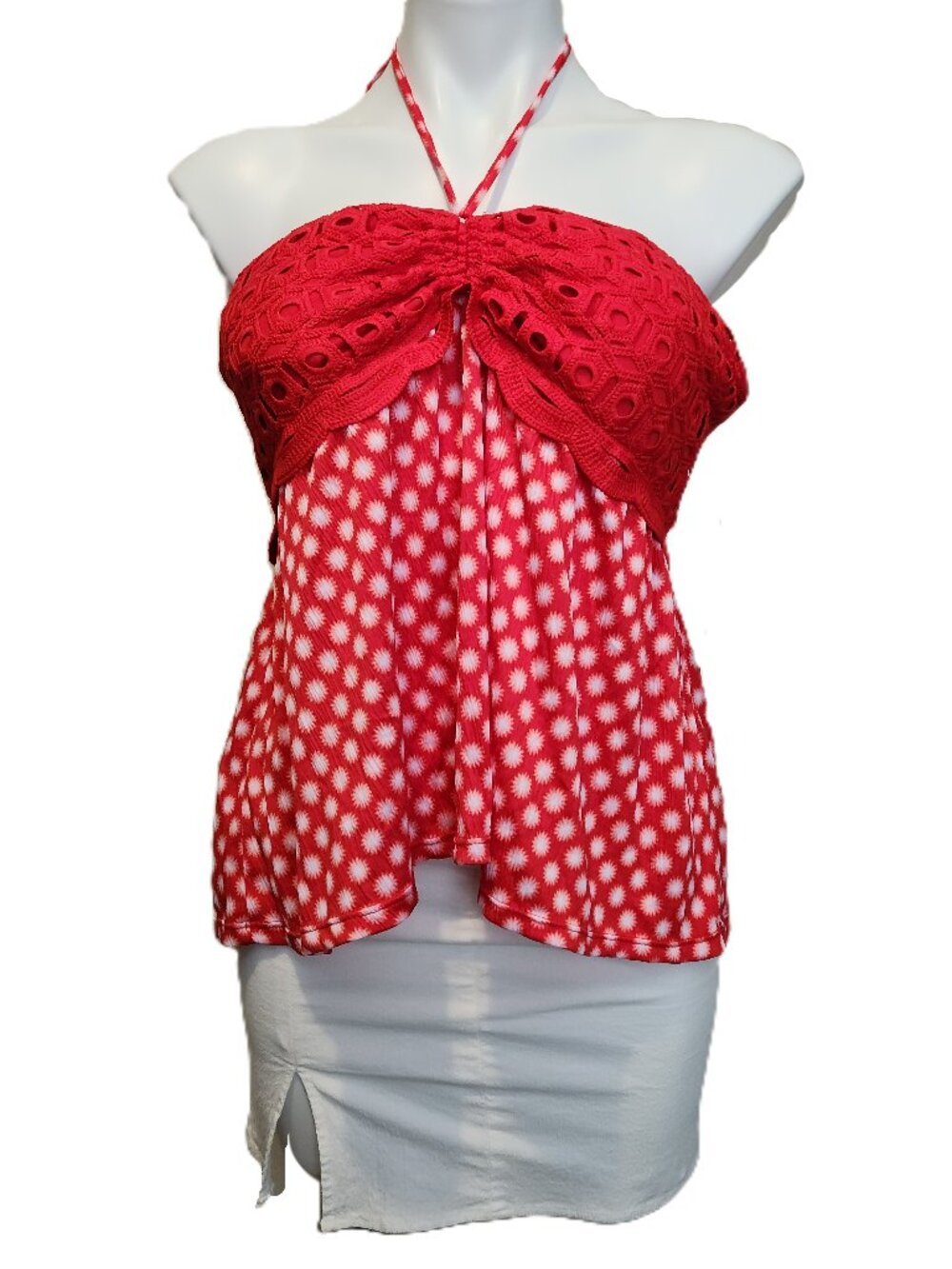 ❤️ 4/$20 No Boundaries halter top Women's XL 16-18 Red white floral embroidery